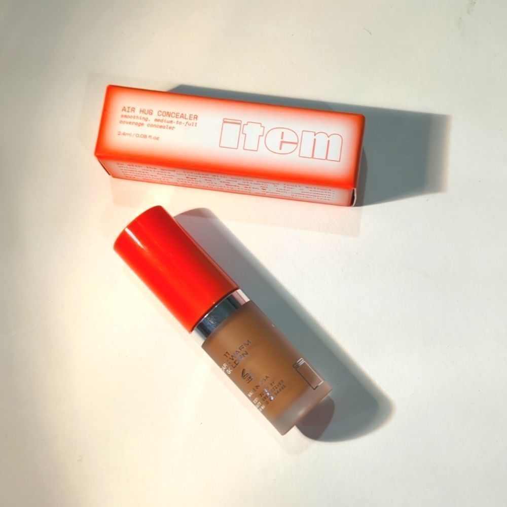 Item air Hug Concealer in Dark Warm Golden NWT